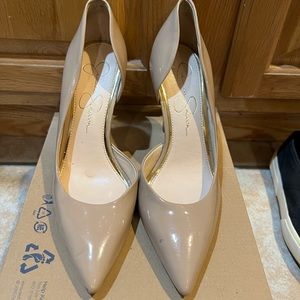 Good condition nude Jessica Simpson pumps size 6.5
